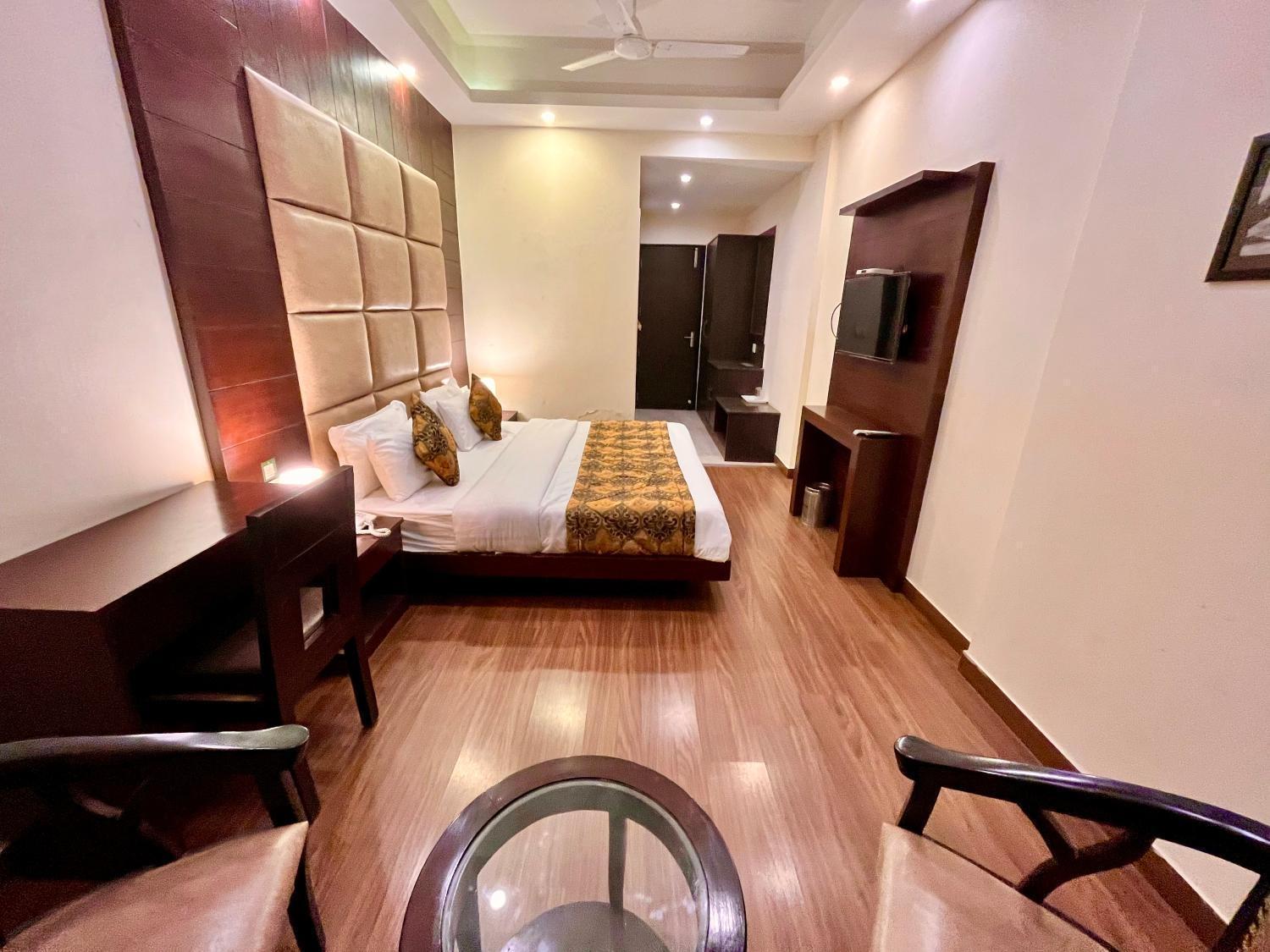 The Bunkk Inn Hotel & Restaurant Массури Экстерьер фото