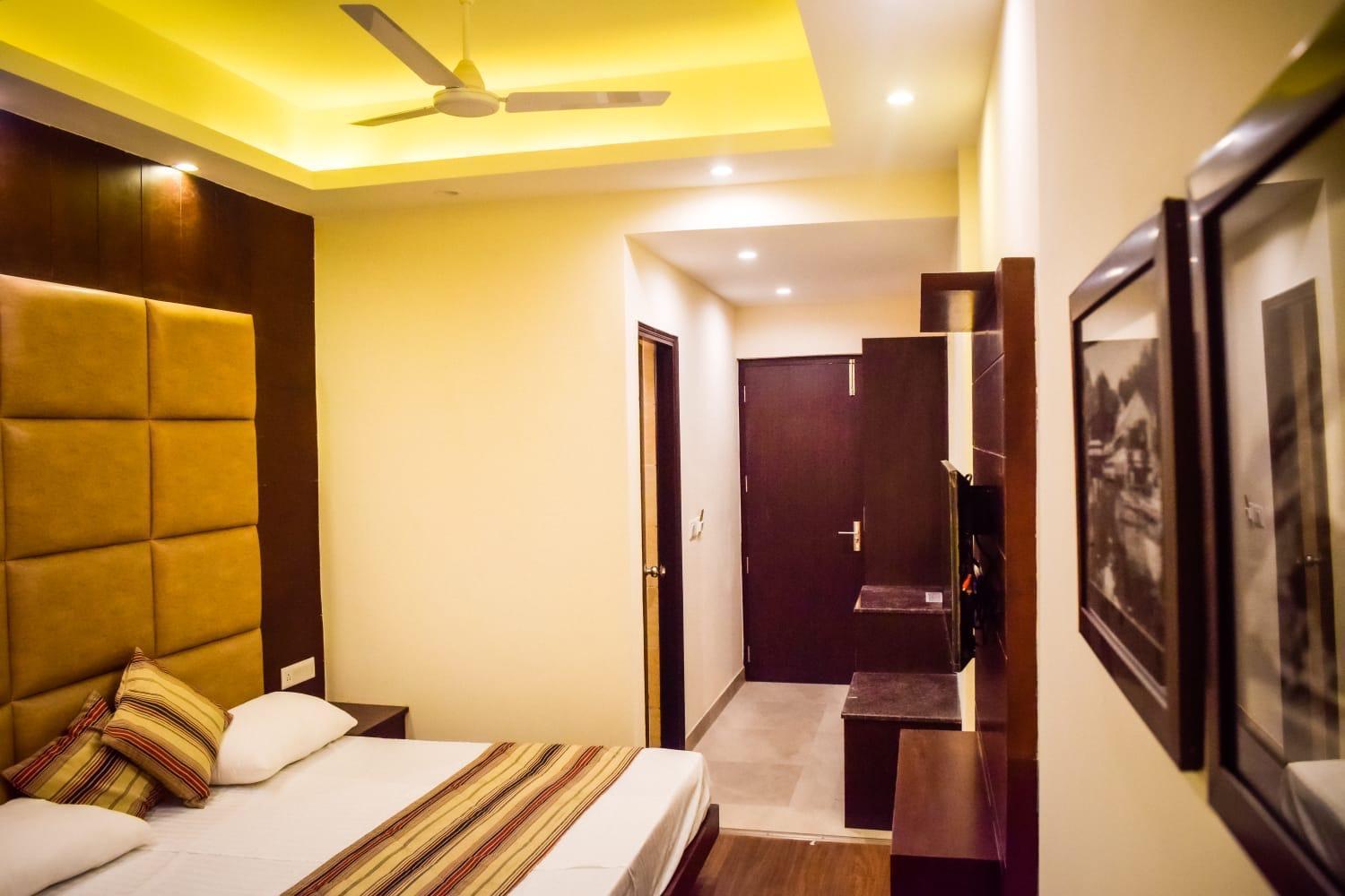 The Bunkk Inn Hotel & Restaurant Массури Экстерьер фото