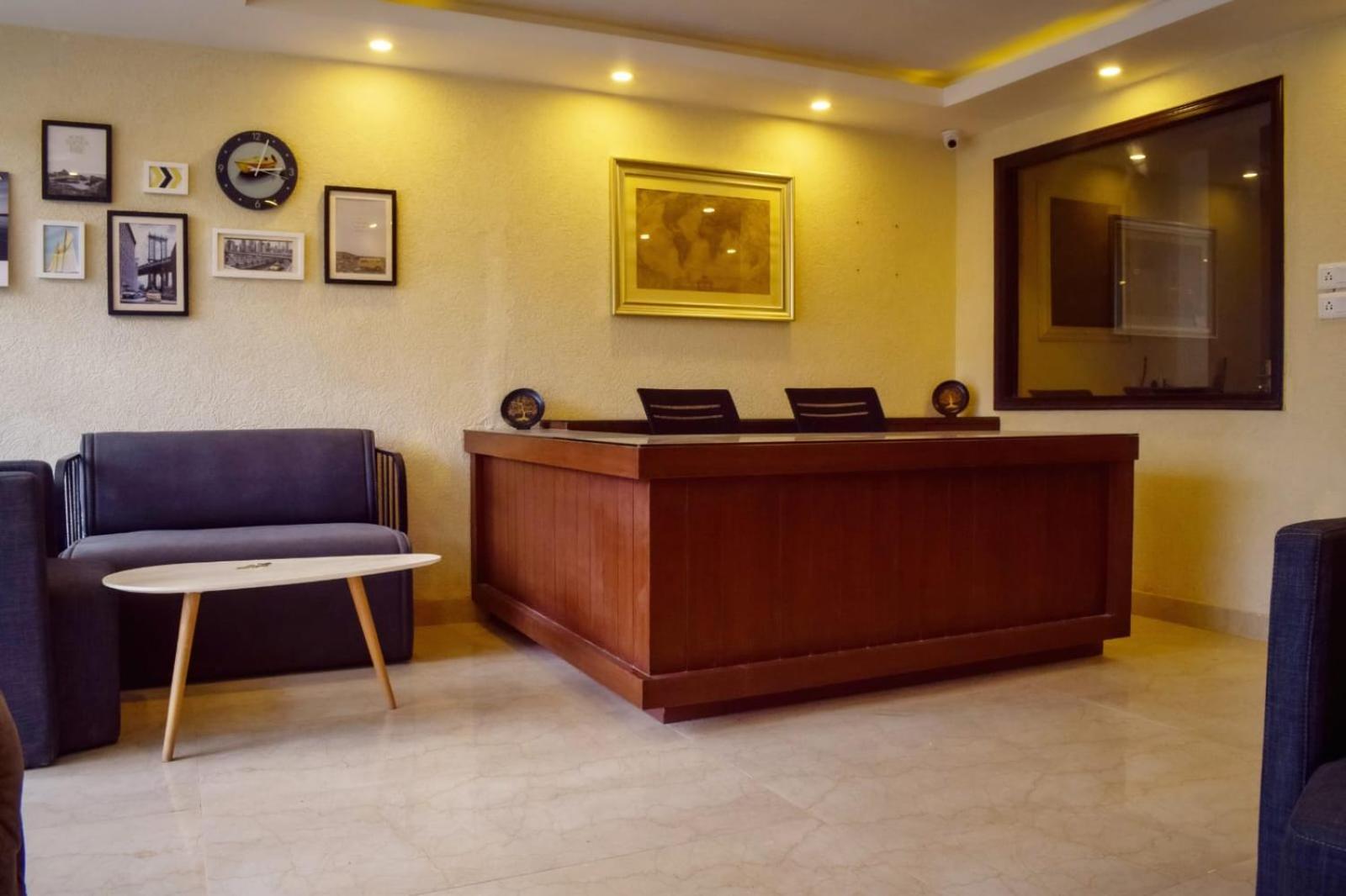 The Bunkk Inn Hotel & Restaurant Массури Экстерьер фото